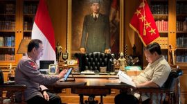 Presiden Prabowo Subianto memanggil Kepala Kepolisian Negara
Republik Indonesia (Kapolri) Listyo Sigit Prabowo di kediaman
pribadinya di Hambalang, Kabupaten Bogor, Jawa Barat, pada Jumat,
24 April 2026. Foto: BPMI Setpres/Istimewa