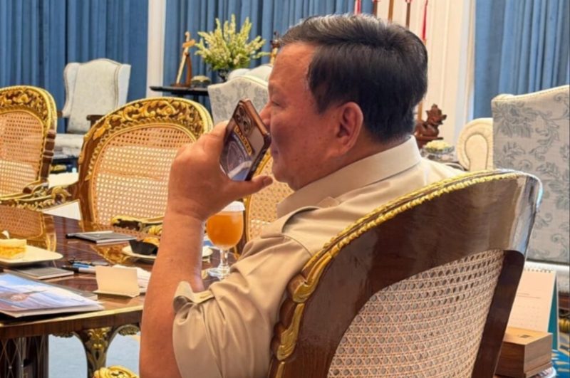 Presiden Prabowo Subianto menerima sambungan telepon dari
Perdana Menteri Australia Anthony Albanese pada Selasa sore, 21
April 2026. Foto: BPMI Setpres/Unggahan Akun Media Sosial
@sekretariat.kabinet