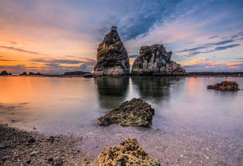 Pantai Sawarna (Instagram Sawarna Beach) 