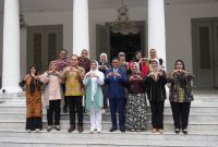 Andra Soni yang didampingi Ketua TP PKK Provinsi Banten Tinawati Andra Soni saat menerima Kunjungan Tim Penilai Indonesia Muslim Travel Index (IMTI) di Gedung Negara Provinsi Banten