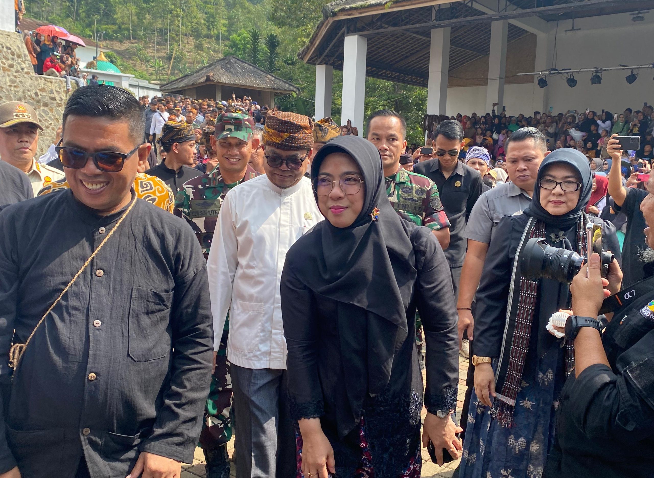 Gubernur Banten Andra Soni saat hadir di event Seren Taun Cisungsang